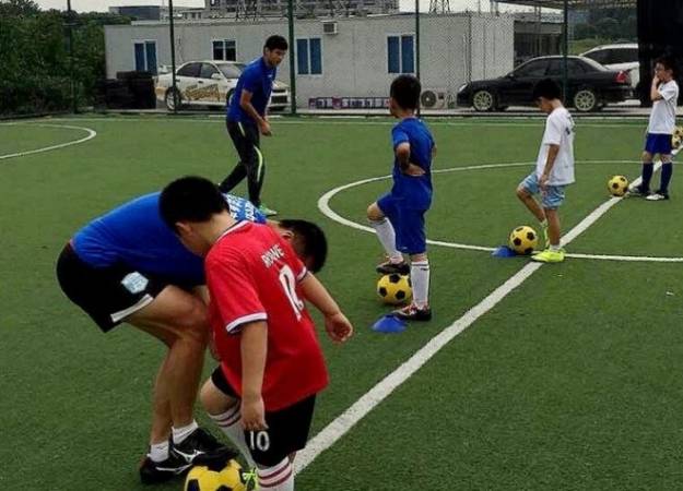 少儿足球培训机构