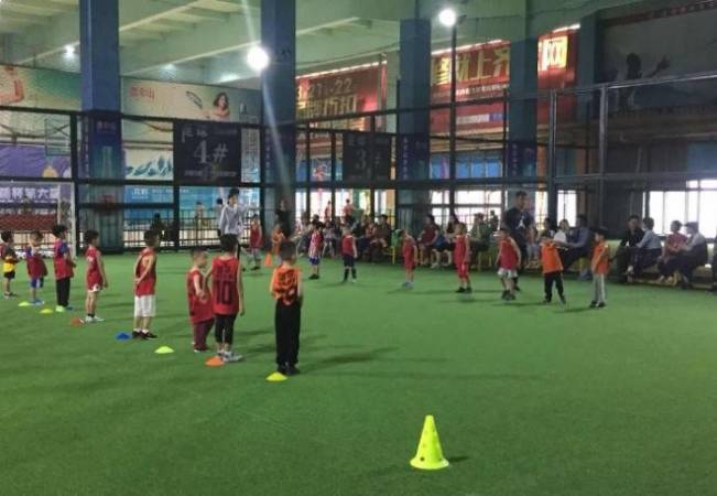 少儿足球培训机构