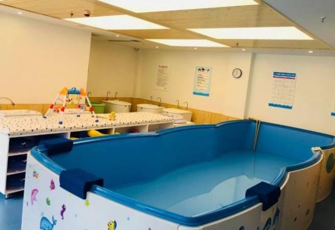亲子游泳馆