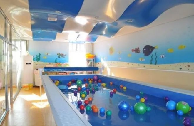 少儿游泳馆