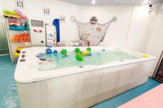 婴幼儿洗澡游泳馆