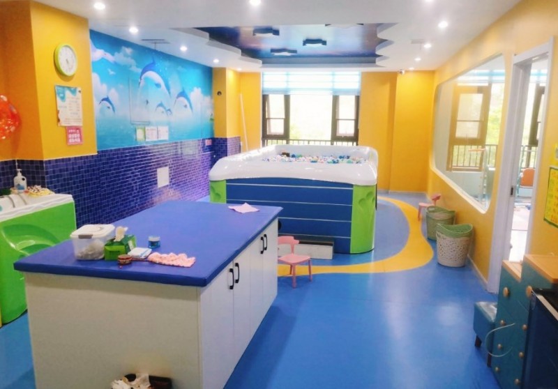 哈皮島兒童游泳館