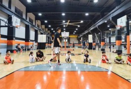 彩虹青少年篮球训练营