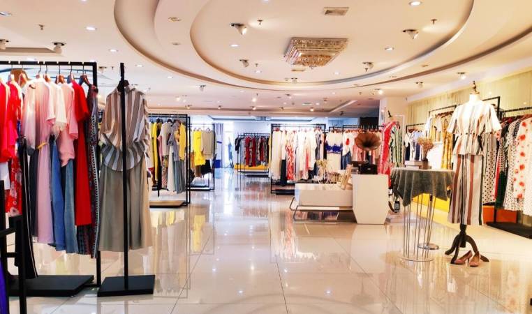 品牌服装店