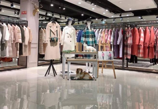 品牌服装店