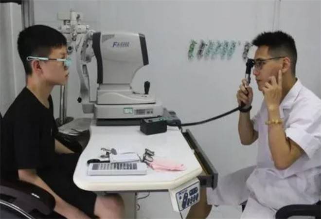 青少年视力矫正