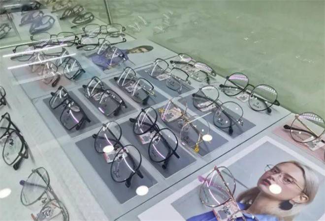 青少年视力矫正