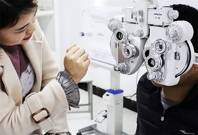 艾科尔视力恢复