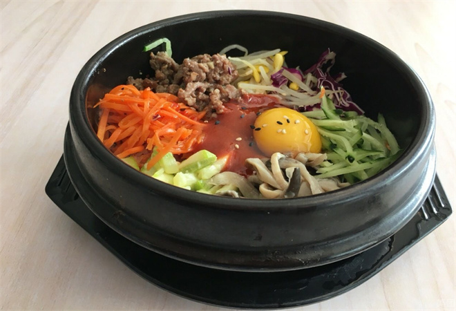 韩式肥牛石锅拌饭