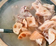 蓮藕燉排骨