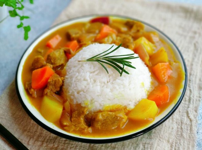 红烧牛腩饭 红烧牛腩饭