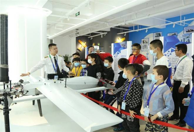 青少年无人机培训