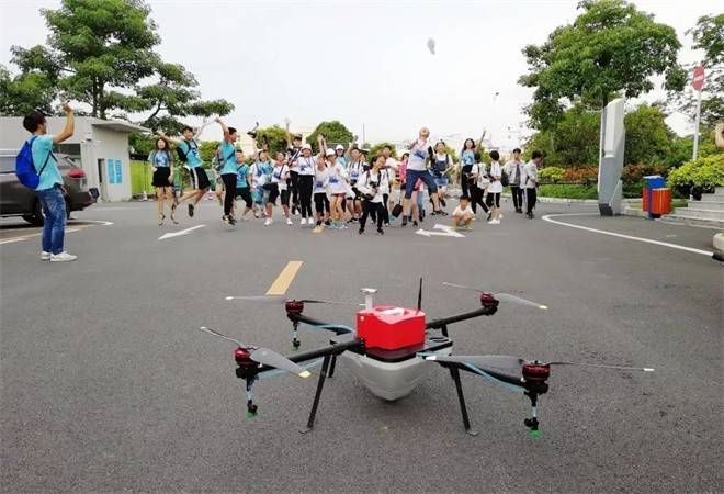 青少年无人机培训