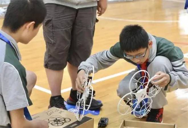 学生无人机比赛