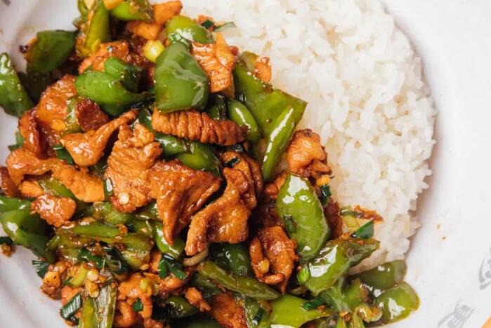 辣椒炒肉蓋碼飯