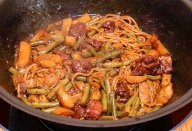 铁锅焖面连锁店