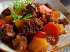 土豆牛腩煲