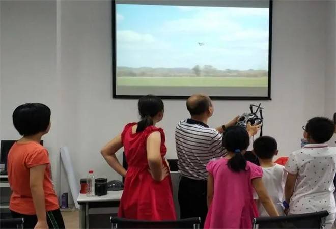 学生无人机暑期班