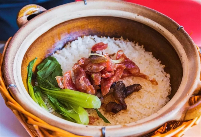 煲滋味煲仔飯