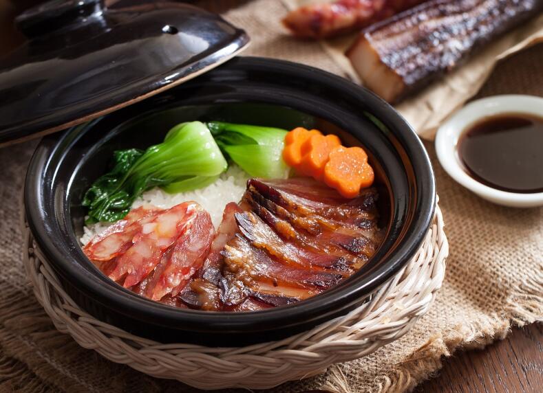 川香煲仔飯加盟