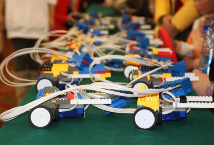 罗布乐思3D少儿编程加盟