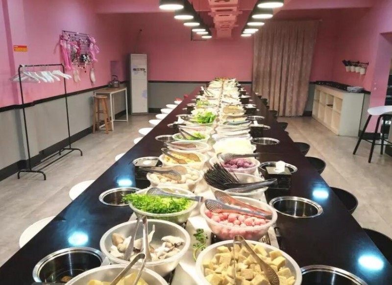 旋轉(zhuǎn)時光小火鍋加盟