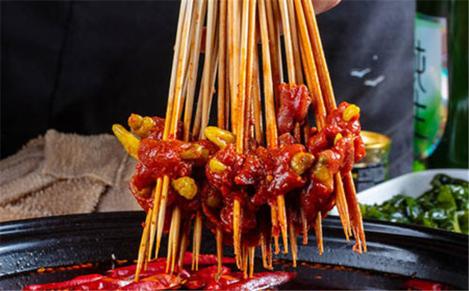 龍師兄串串香加盟