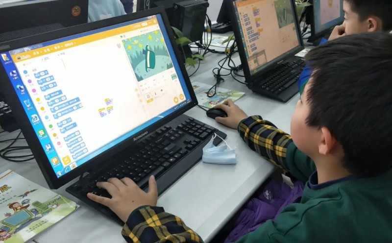 阿兒法營少兒編程