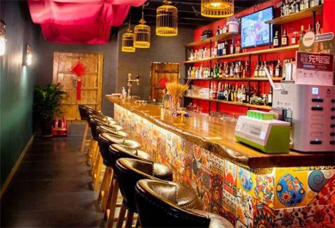 牛大牛二小酒馆