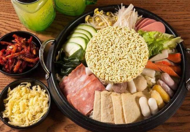 德站琪韩国年糕料理