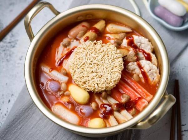 德站琪韩国年糕料理