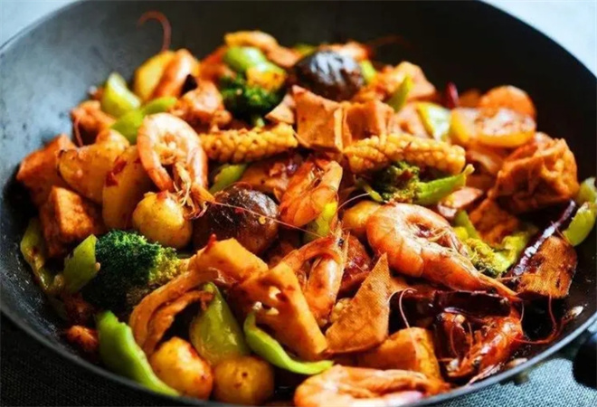 开口福麻辣香锅加盟