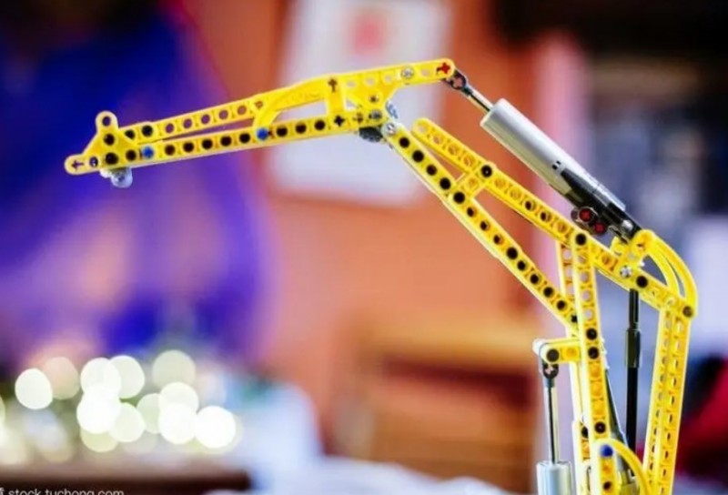 領動樂高機器人加盟