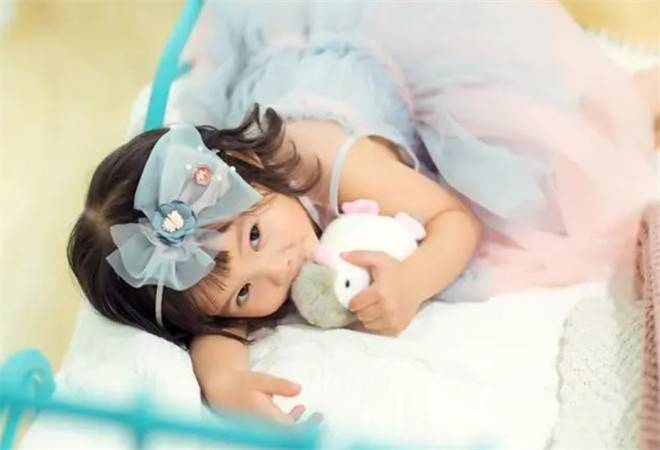 亦亦宝贝儿童摄影