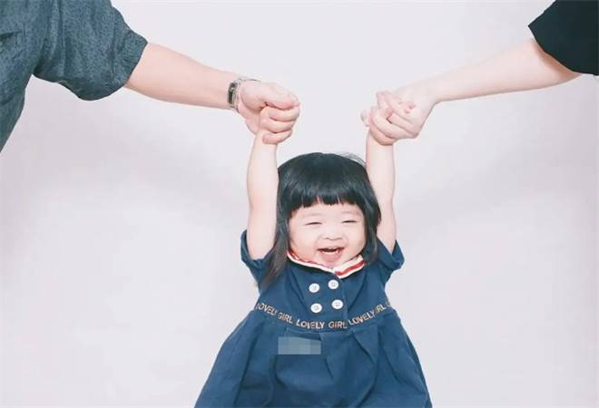 亦亦宝贝儿童摄影