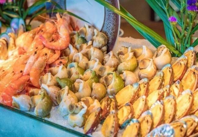 海鲜火锅自助餐