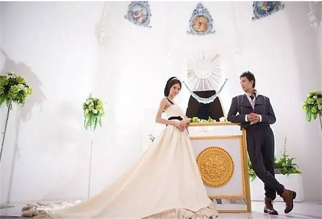 玫瑰缘婚纱艺术摄影