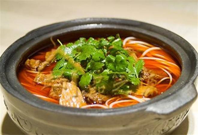 镇雄羊肉砂锅米线