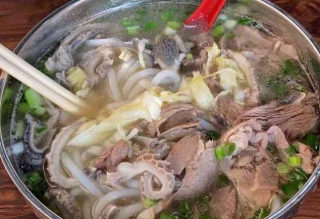 任德琼盐边羊肉米线