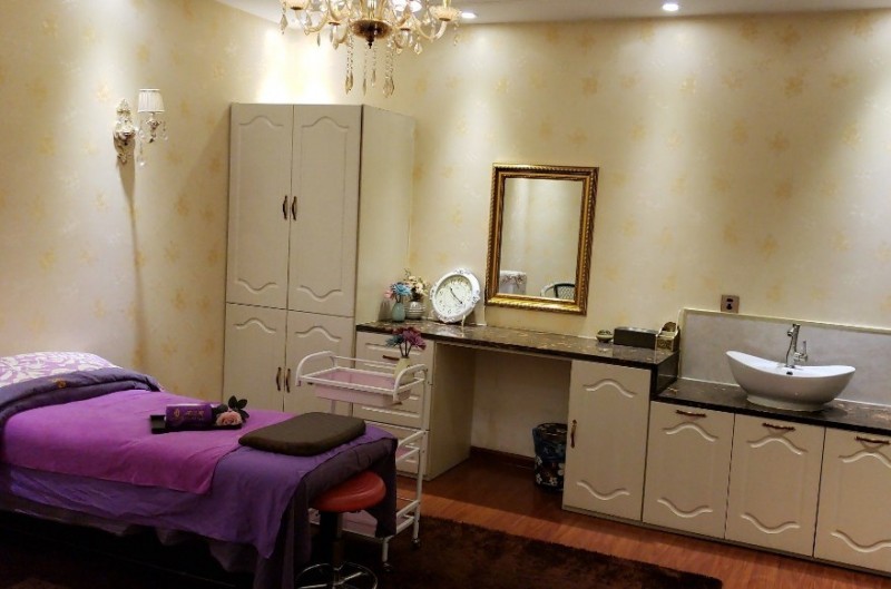 花之吻美容院 花之吻美容院