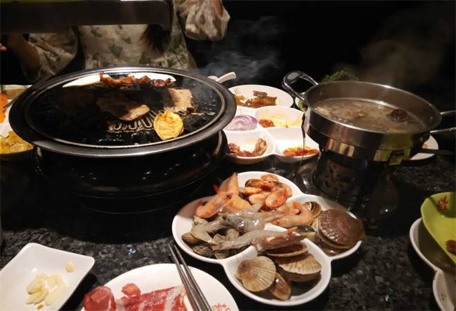 嘉力德自助炭火烤肉