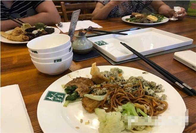 本草人生素食自助餐厅