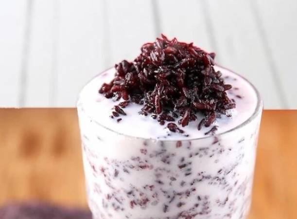 牛小七酸奶紫米露