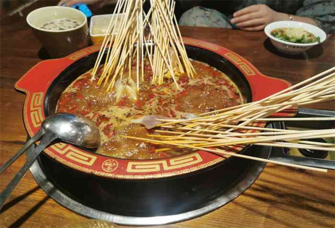 張小辣牛肉串串火鍋