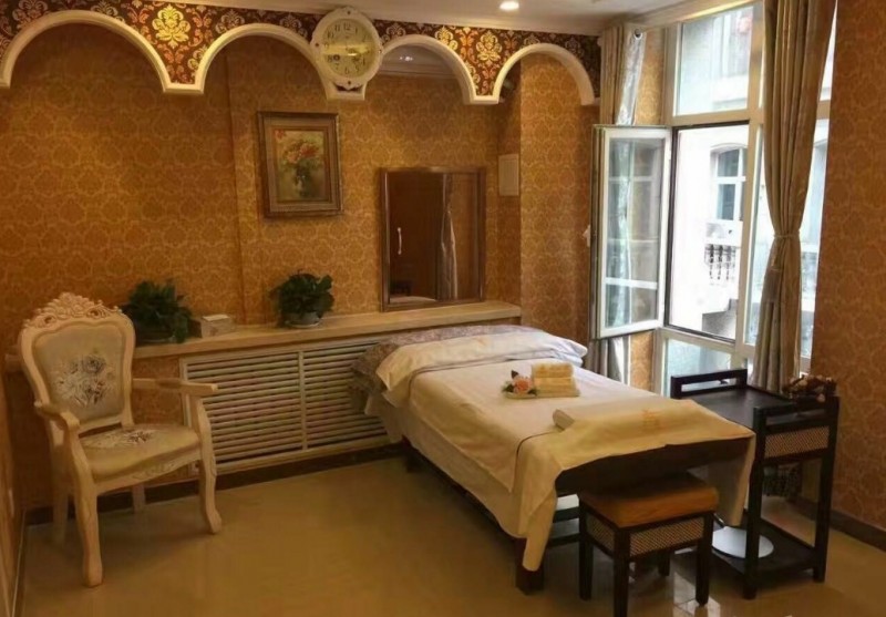 花之吻美容院 花之吻美容院