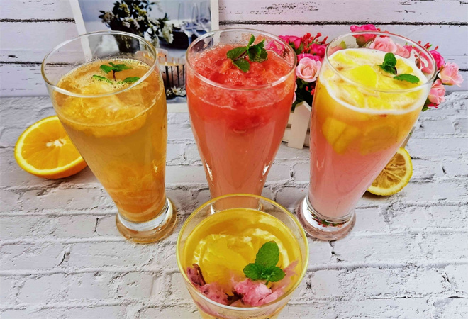 喧闹鲜果气泡茶