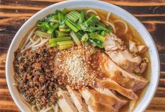弥勒卤鸡米线
