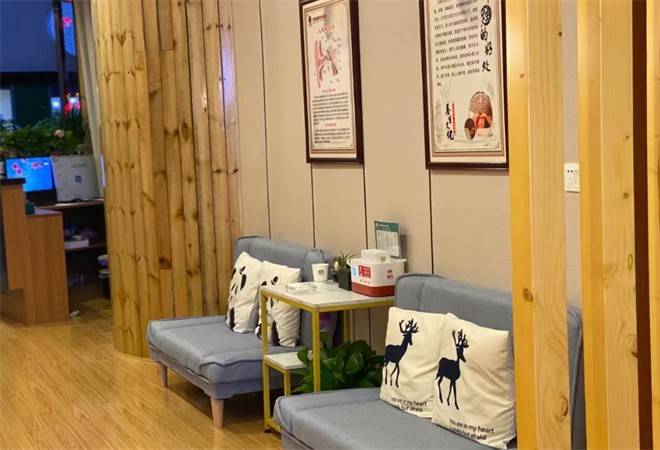 耳目初想采耳养生馆