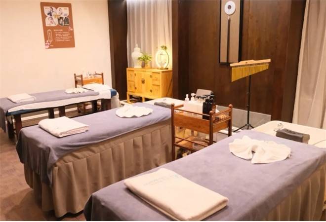 耳目初想采耳养生馆