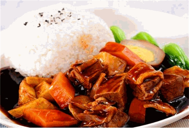 皇牛居牛腩饭